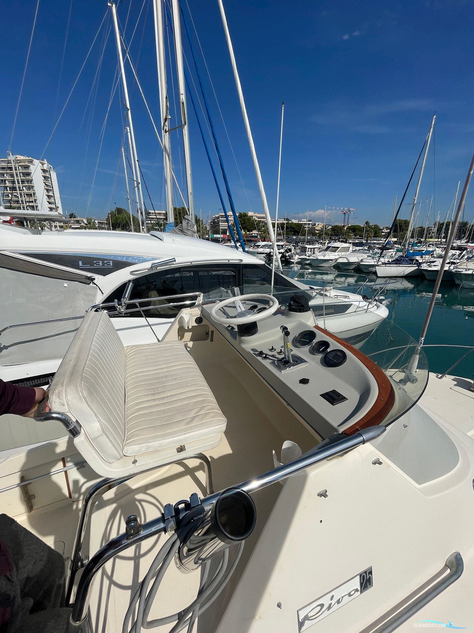 Riva Betram Sport Fish 25