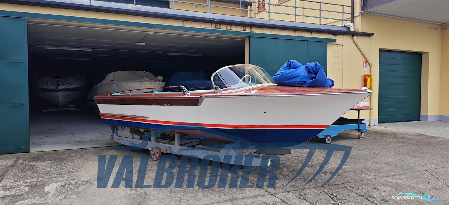 Riva Junior