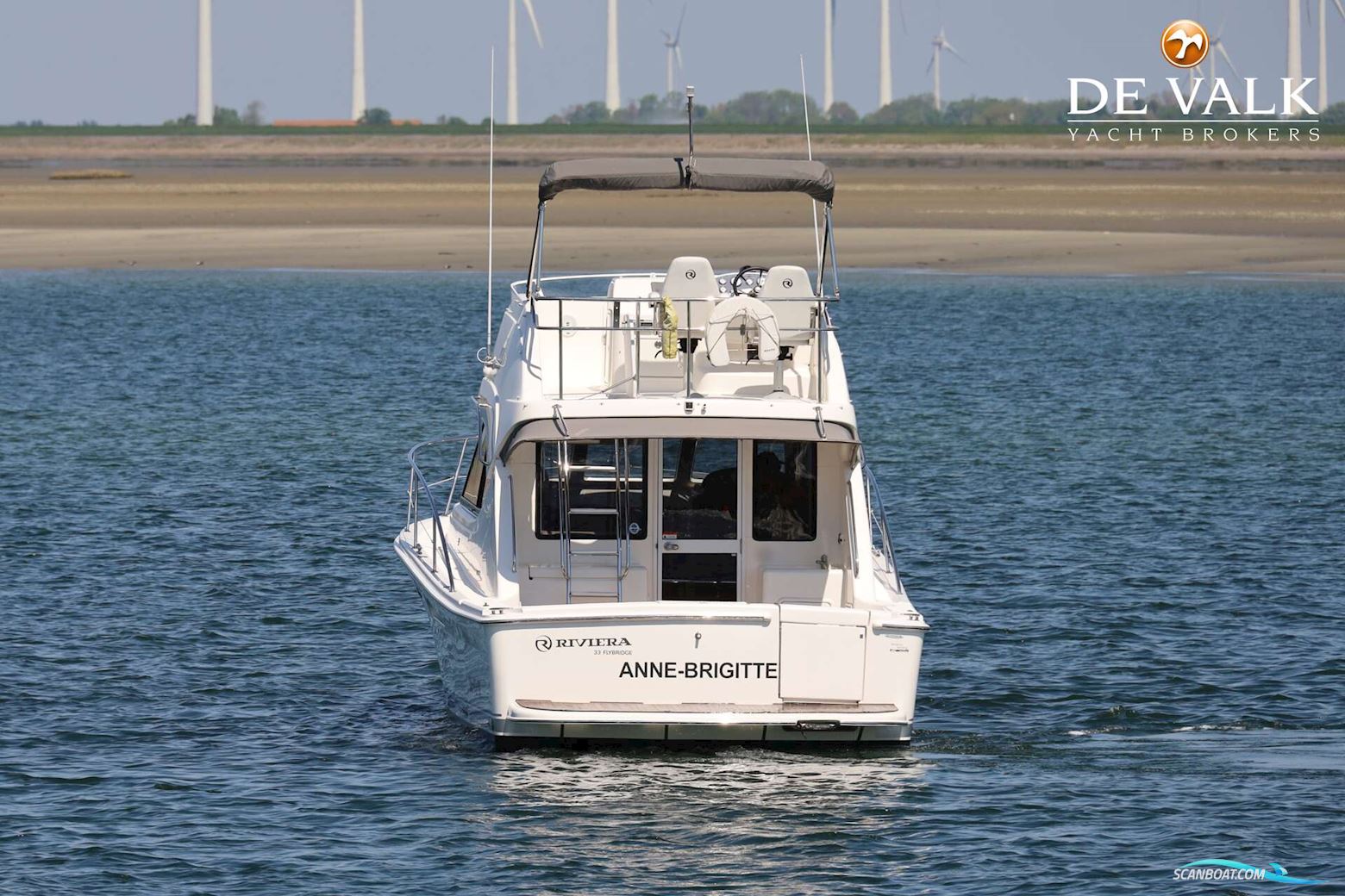 Riviera 33 Flybridge