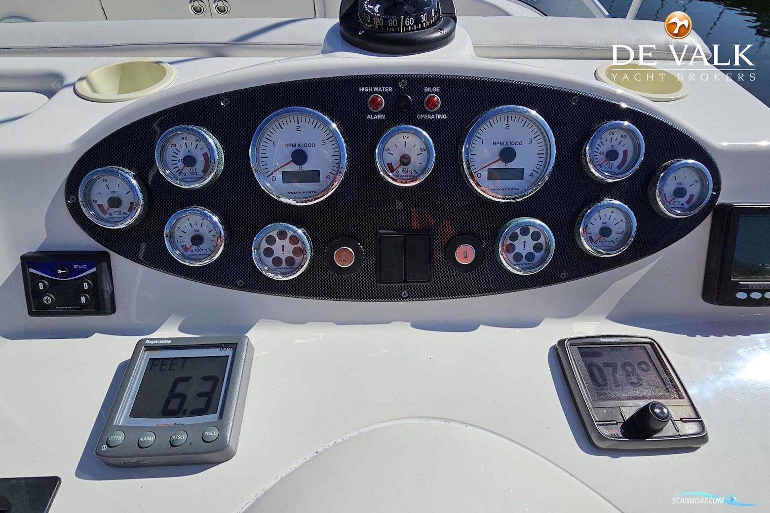 Riviera 33 Flybridge