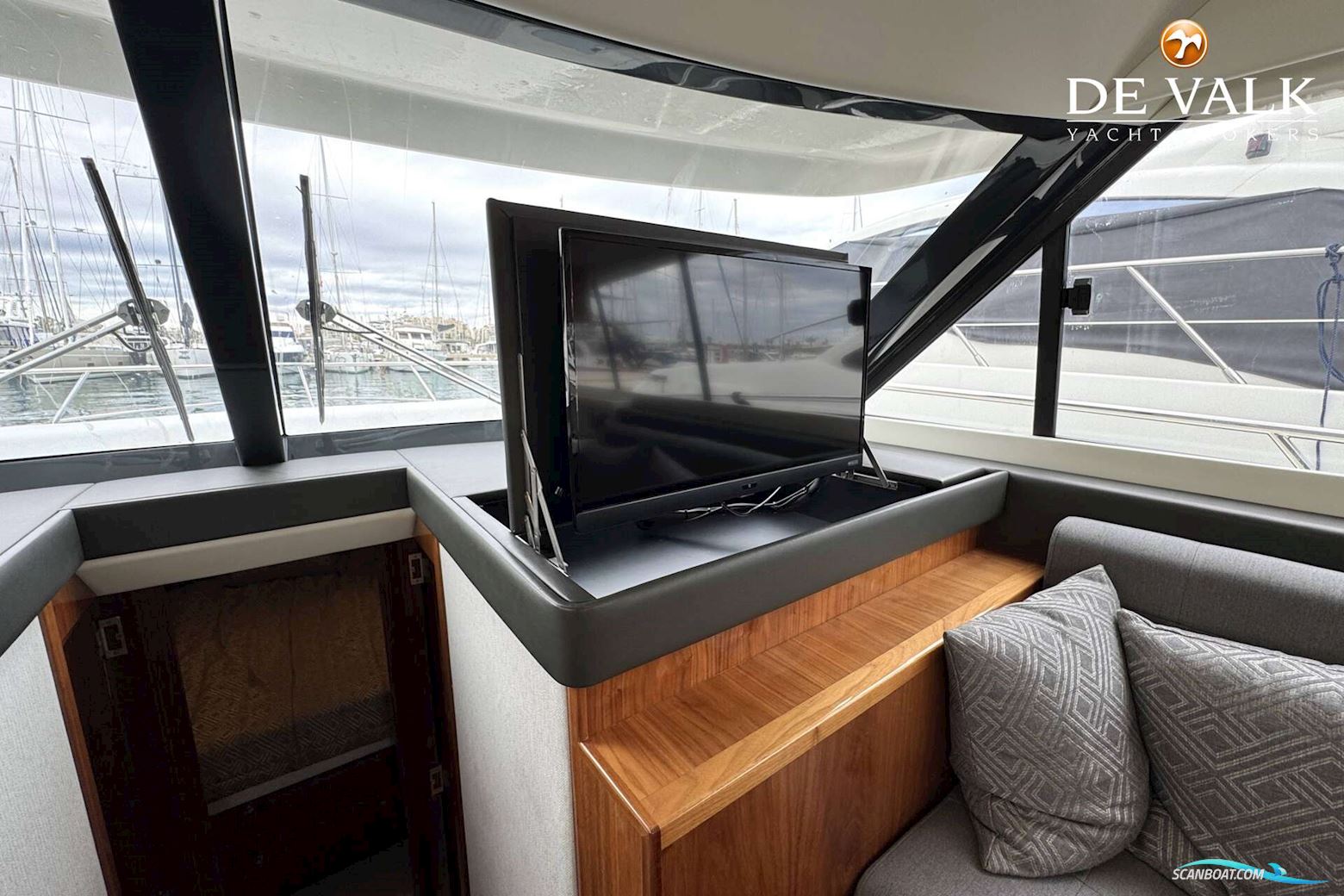 Riviera 39 Open Flybridge