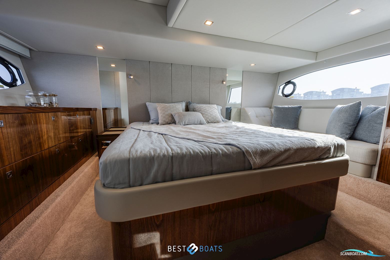 Riviera 4600 SPORT YACHT-PLATINUM EDITION