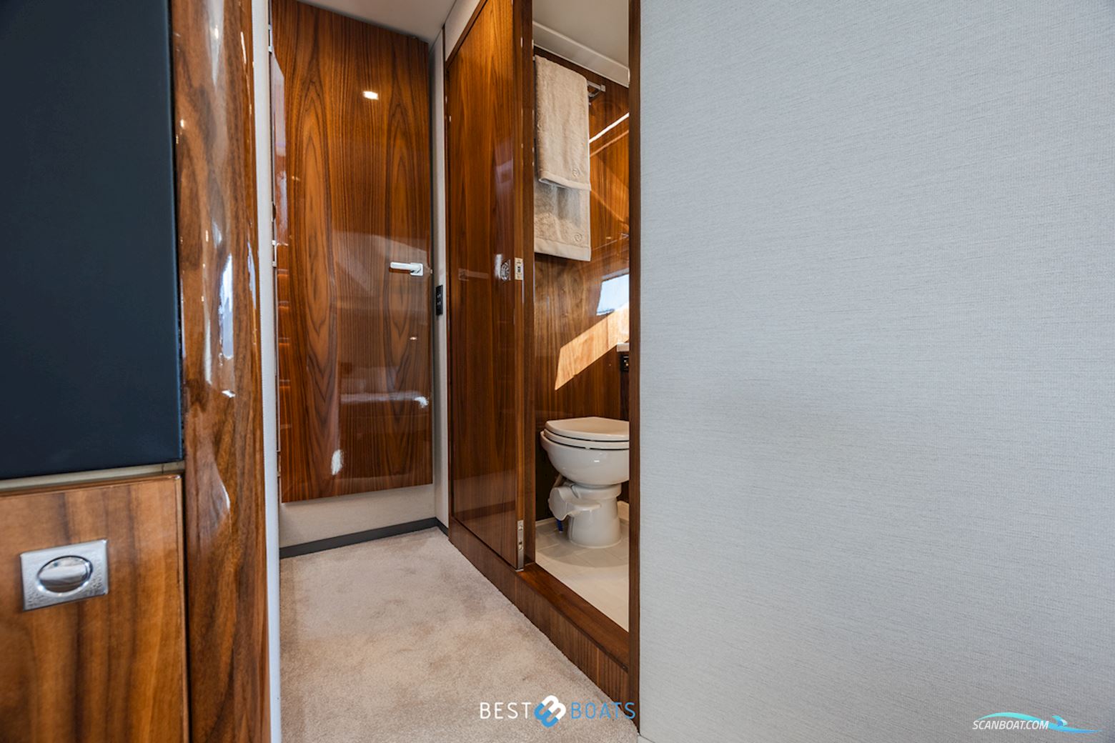 Riviera 4600 SPORT YACHT-PLATINUM EDITION