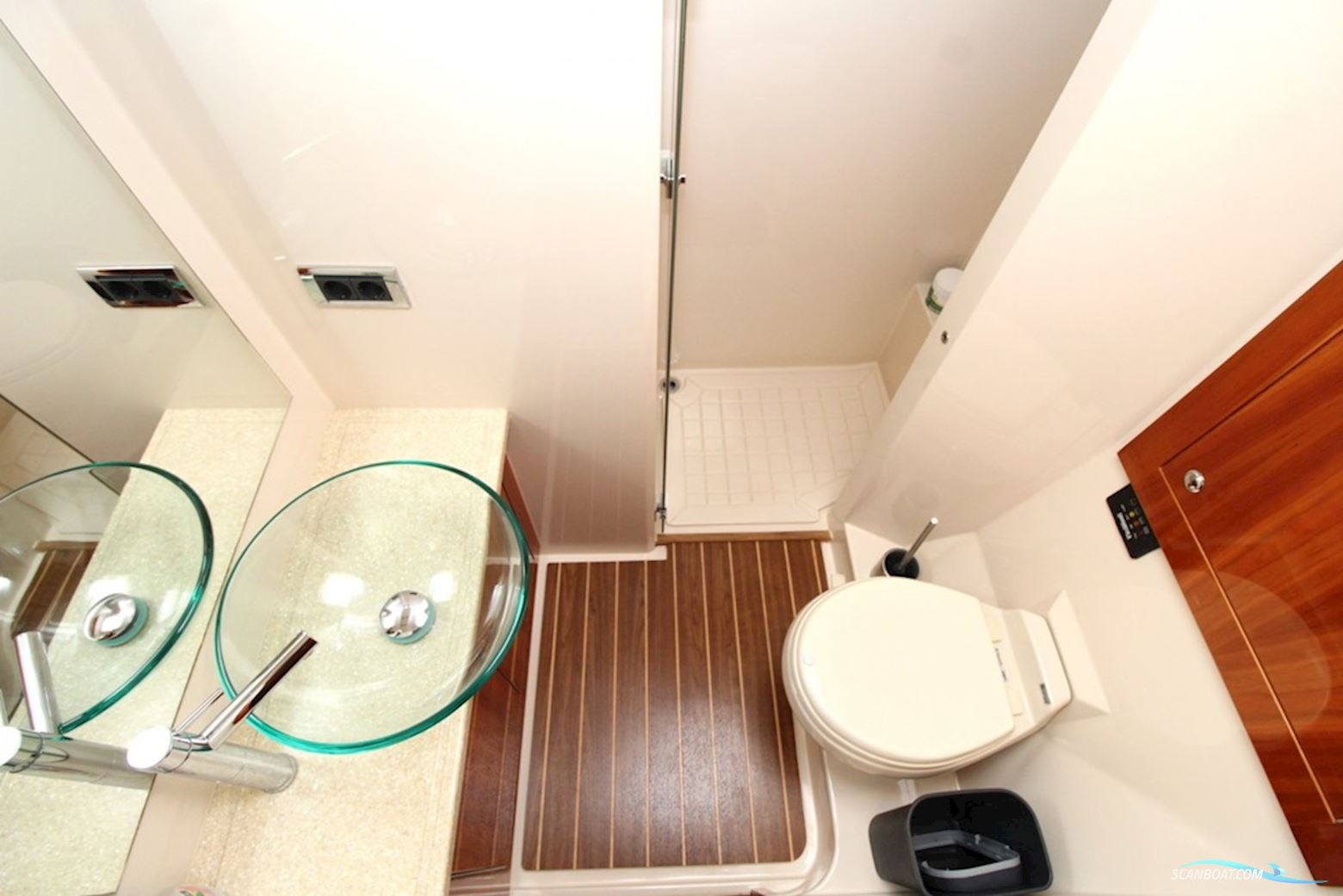 Rivièra 4700 Sport Yacht