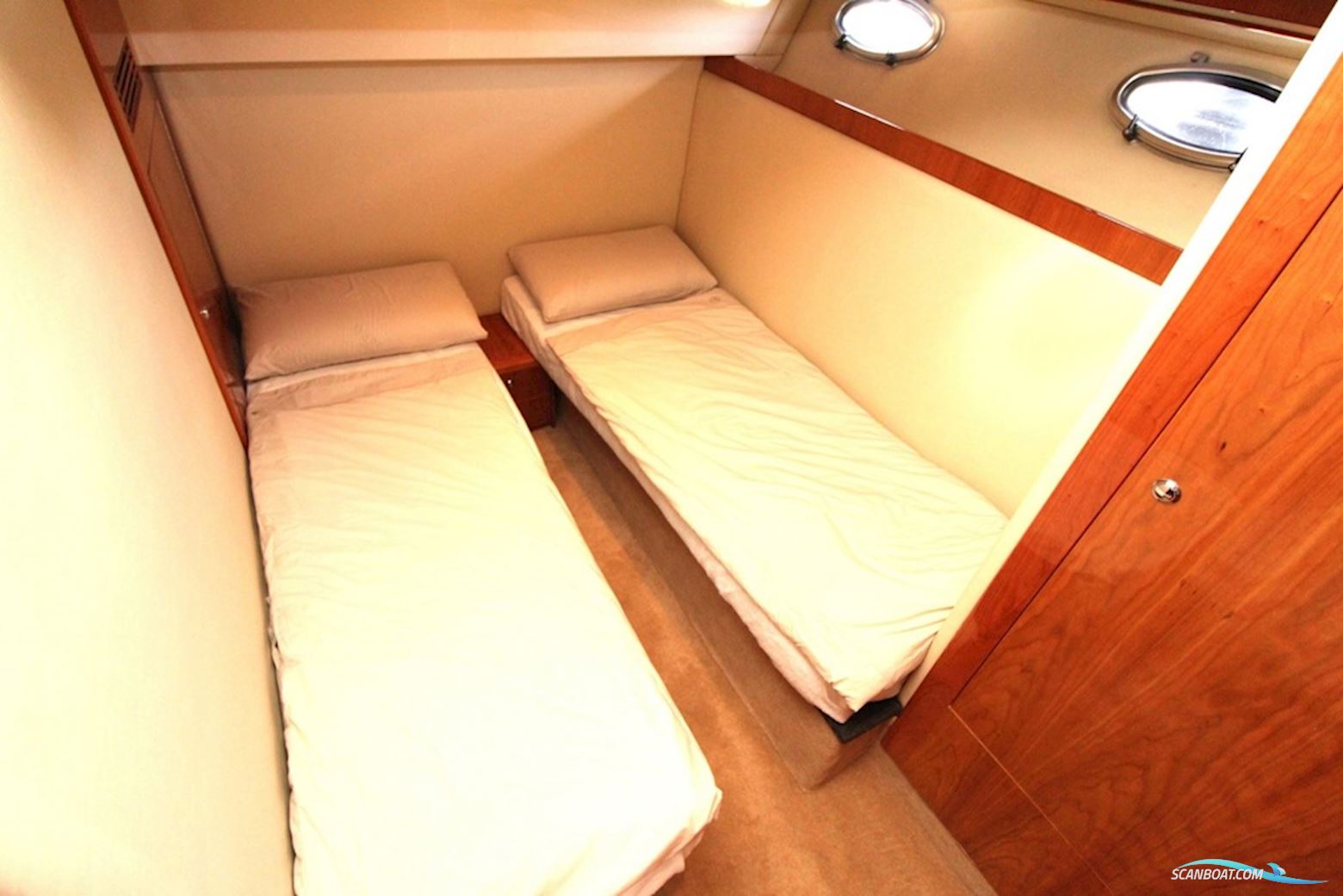 Rivièra 4700 Sport Yacht