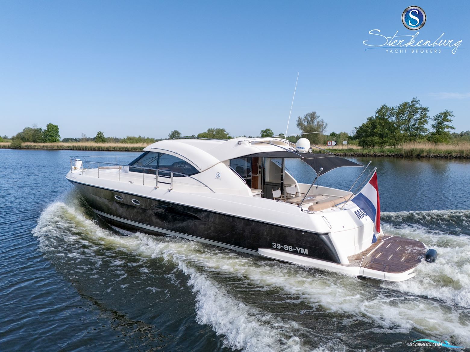 Rivièra 4700 Sport Yacht