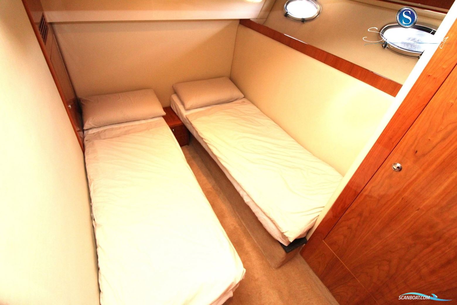 Rivièra 4700 Sport Yacht