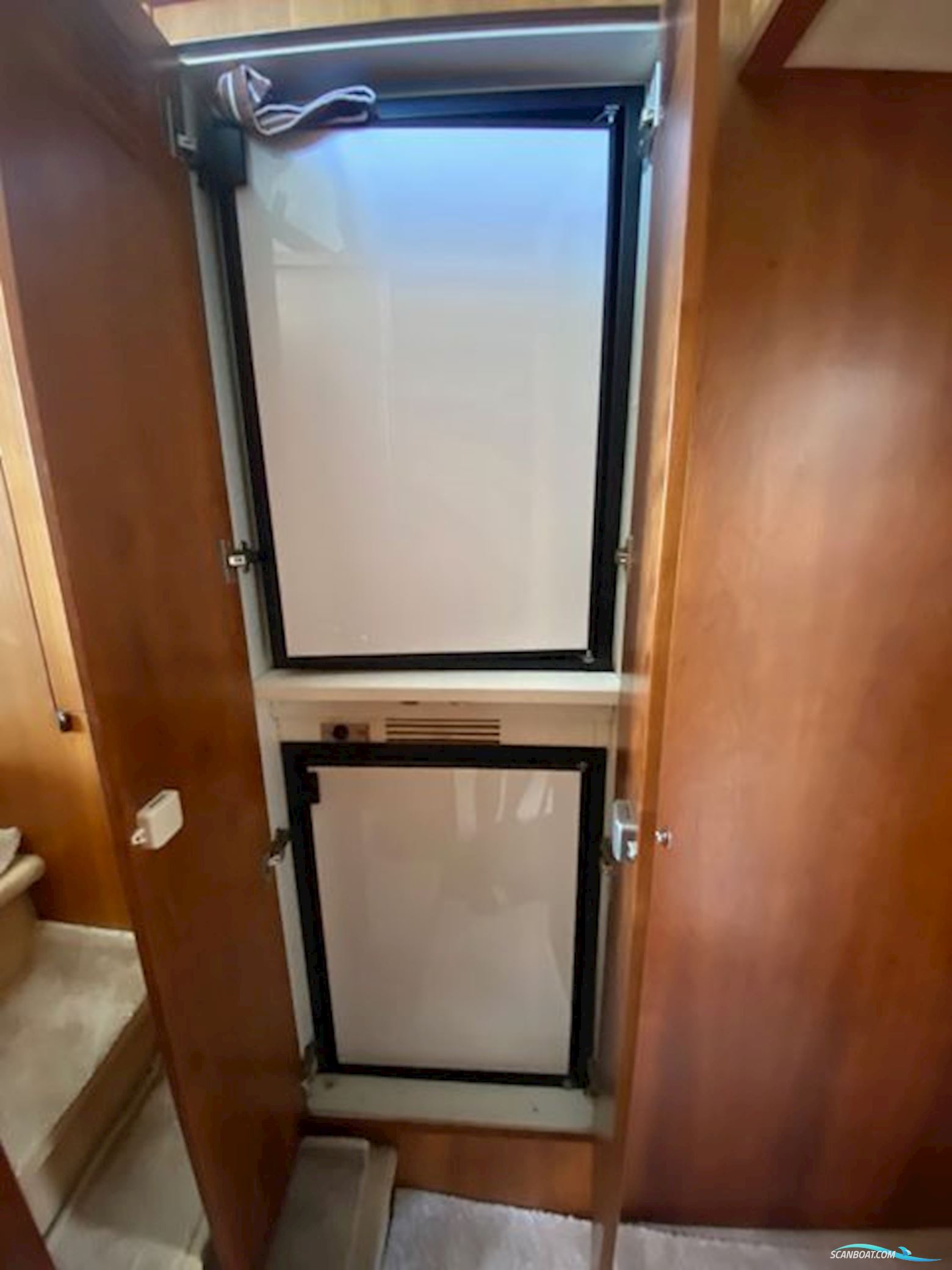 Riviera Marine 4400 Sport Yacht