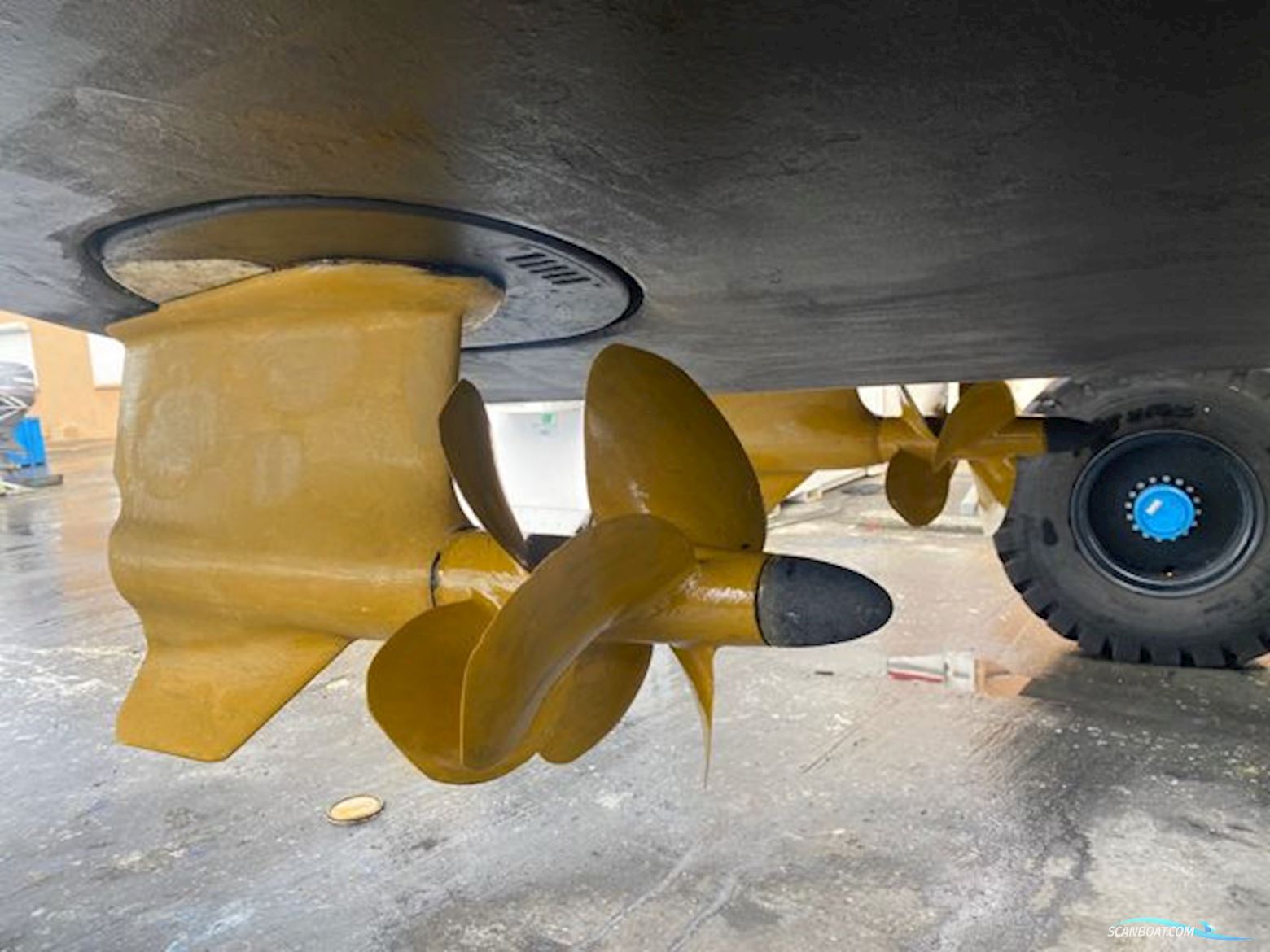 Riviera Marine 4400 Sport Yacht