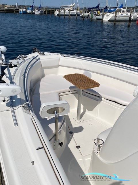 Robalo R260