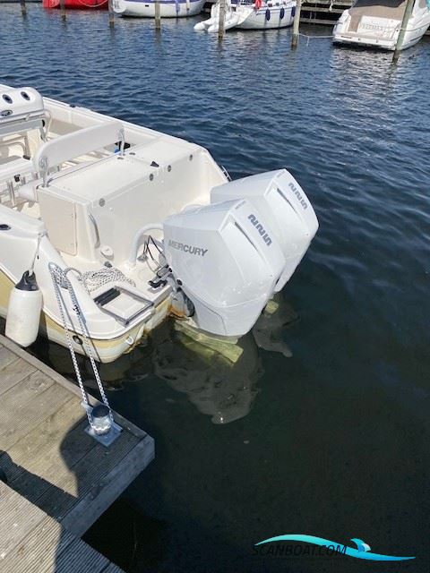 Robalo R260