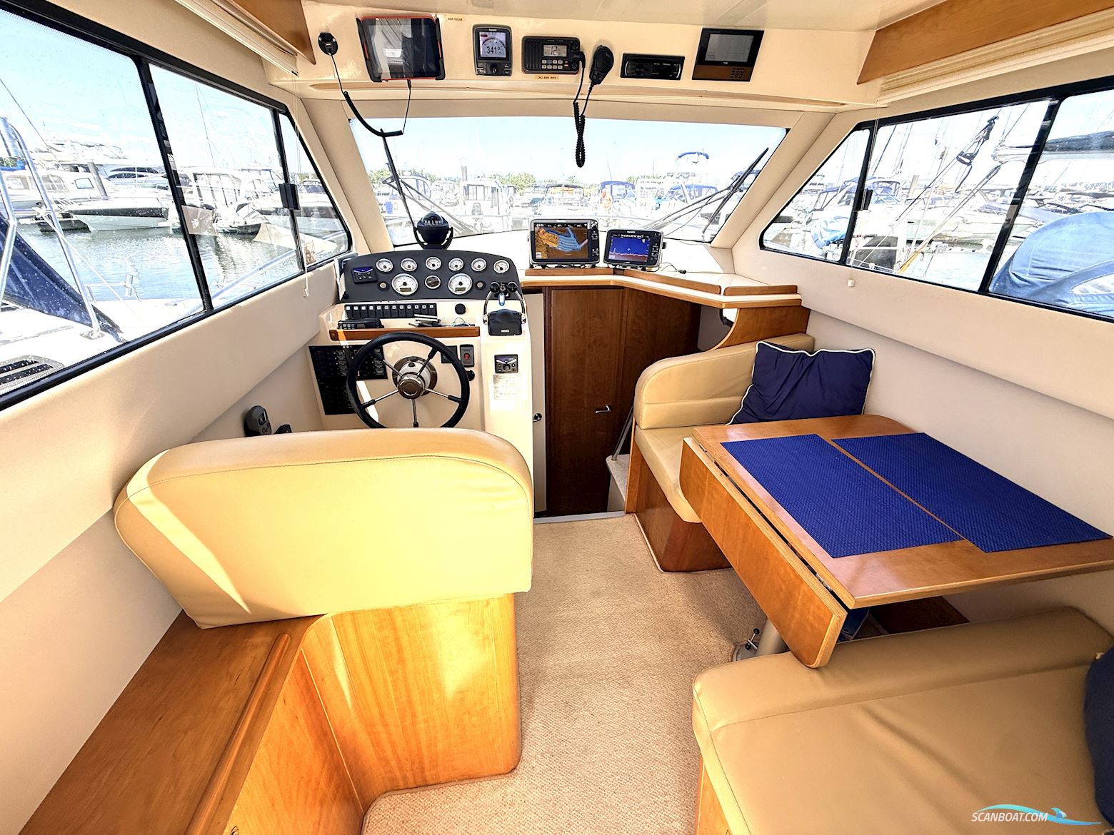 Rodman 870 Fly