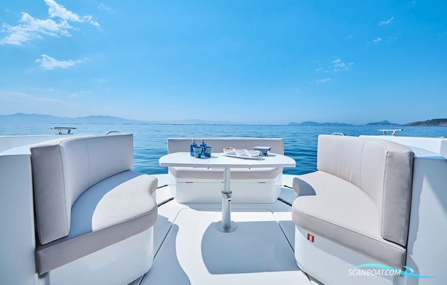 Rodman Spirit 31 HT Outboard