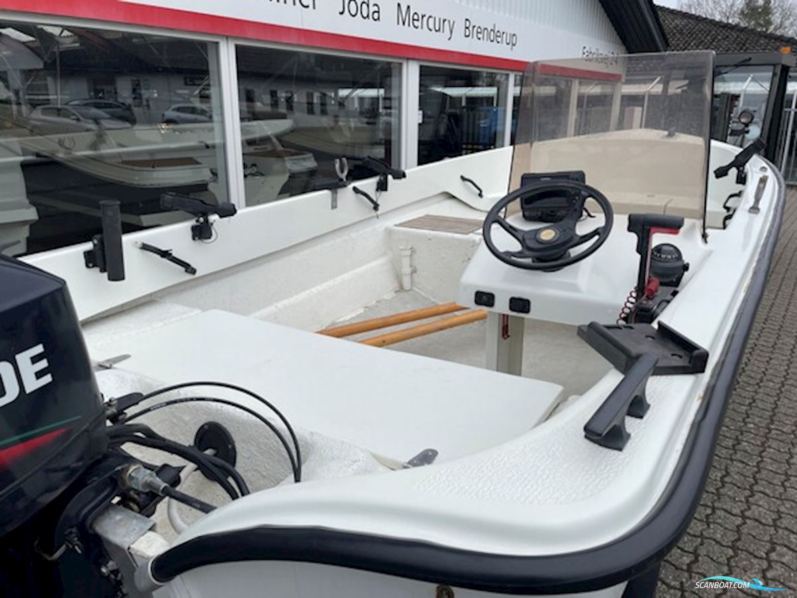 Ryds 480 S med 25 hk Evinrude 3 cylindret 2-takt og Variant 500 kg bådtrailer - Engros salg