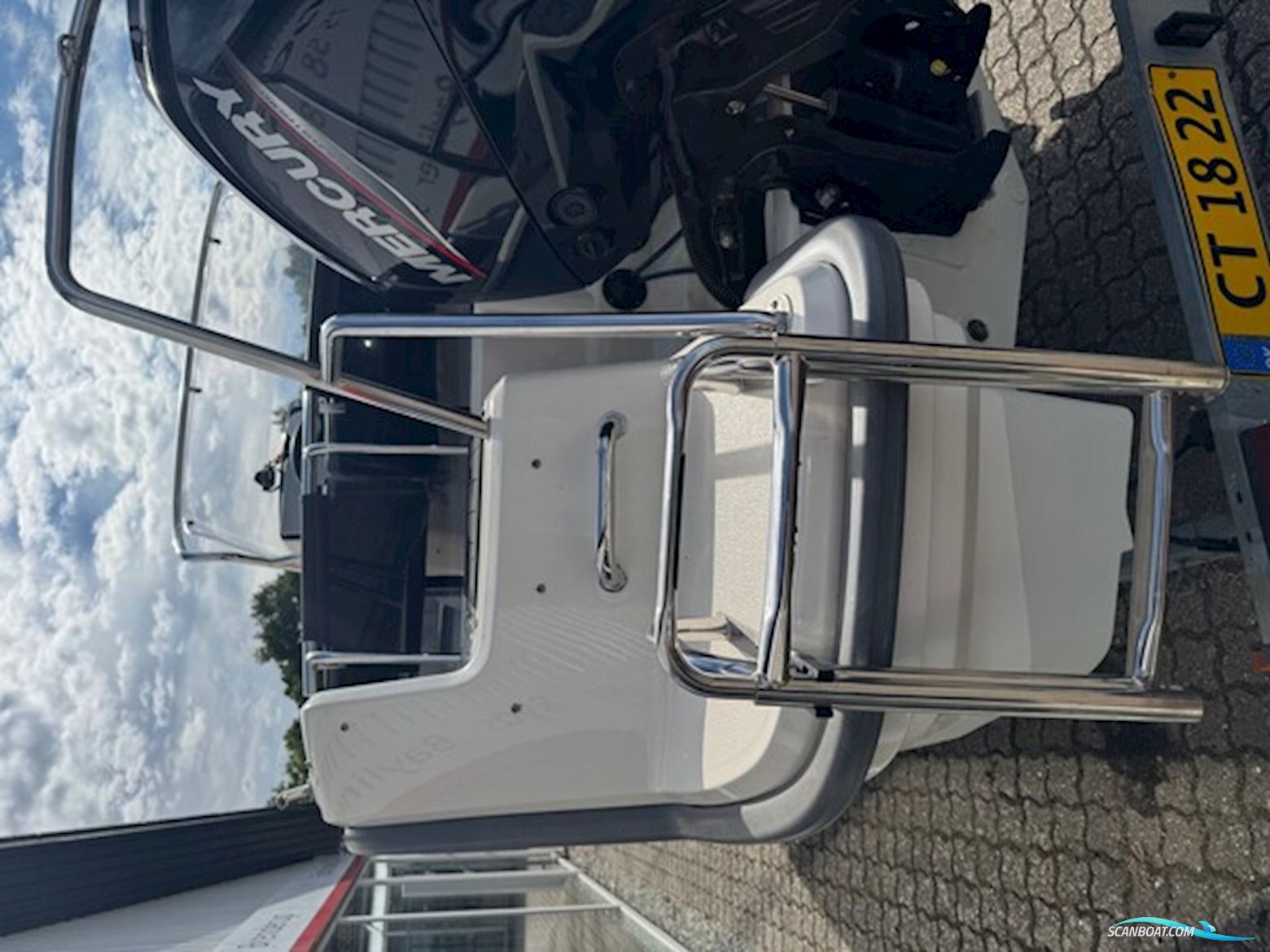 Ryds 548VI Sport X-Line med 100 hk Mercury-EFI 4 takt 2,1L og 1300 kg Brenderup bådtrailer