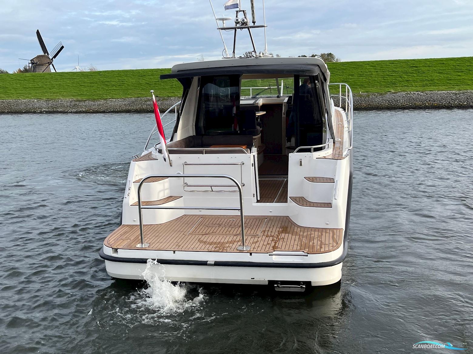Saga 385
