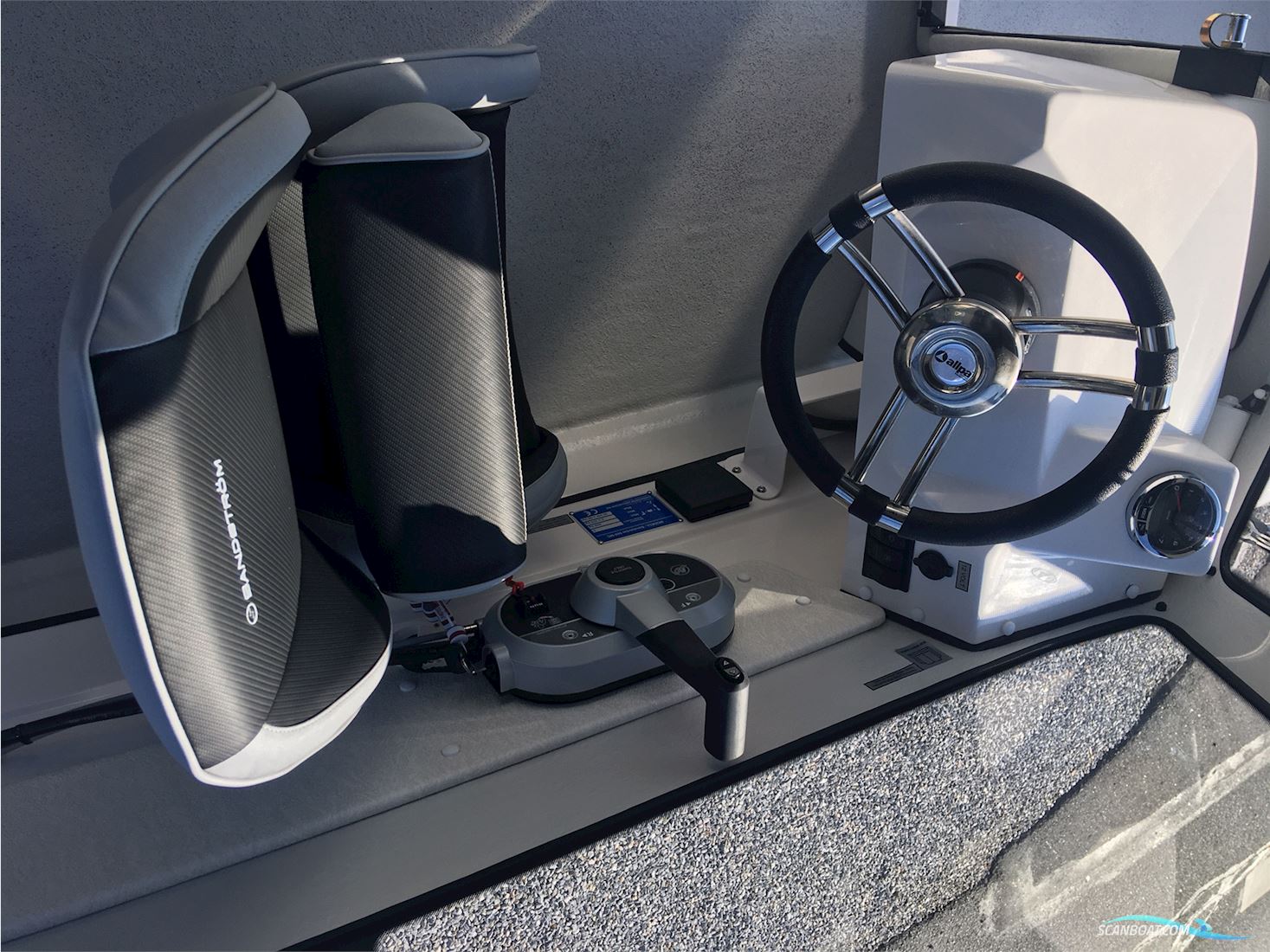 Sandström 560 MC Med Mercury F60 Efi