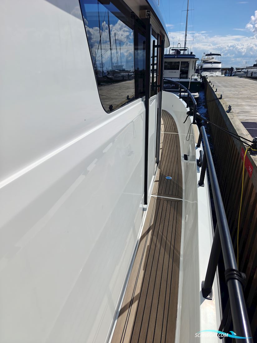 Sargo 33 Explorer