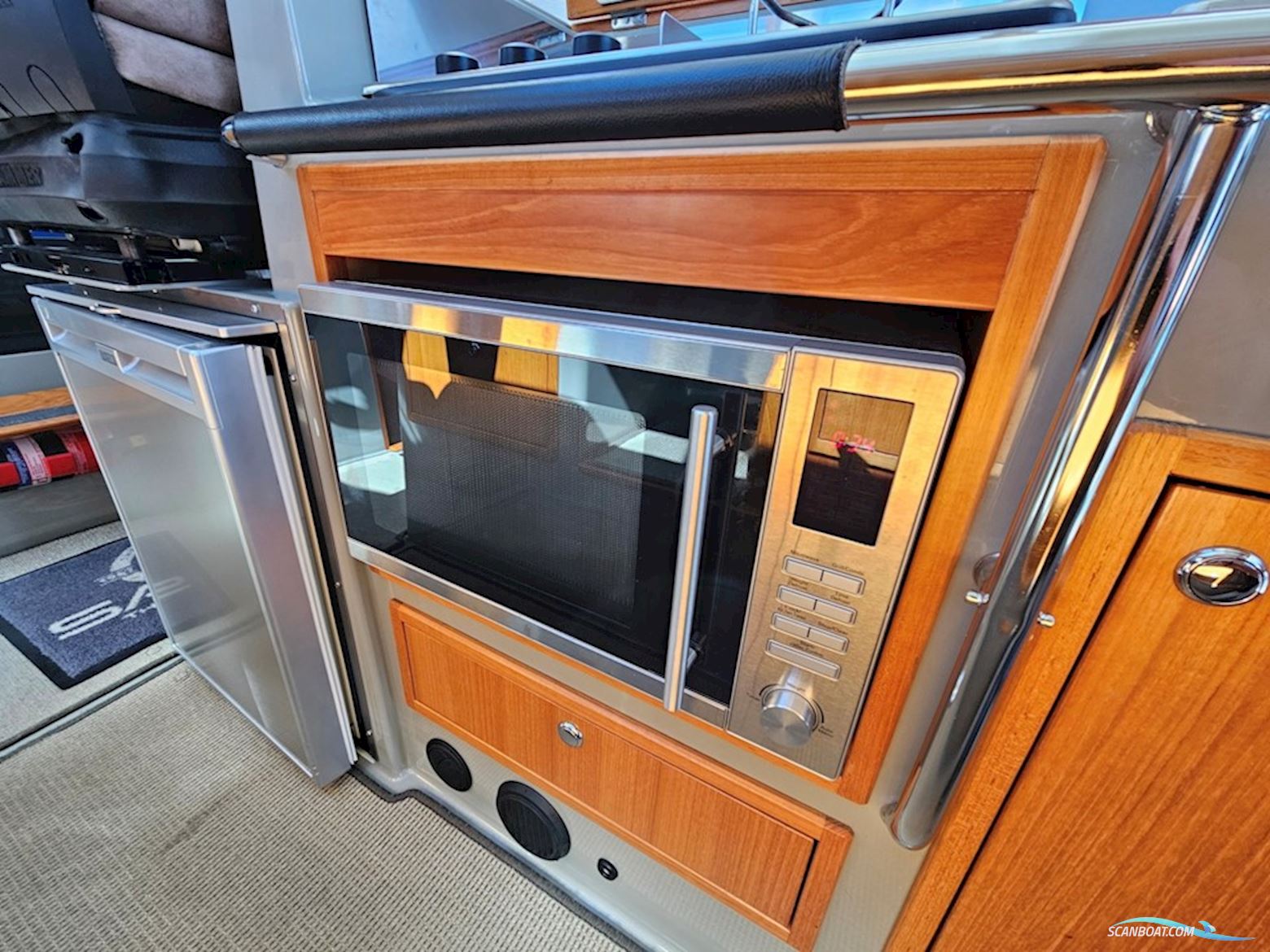 Sargo 33 Explorer