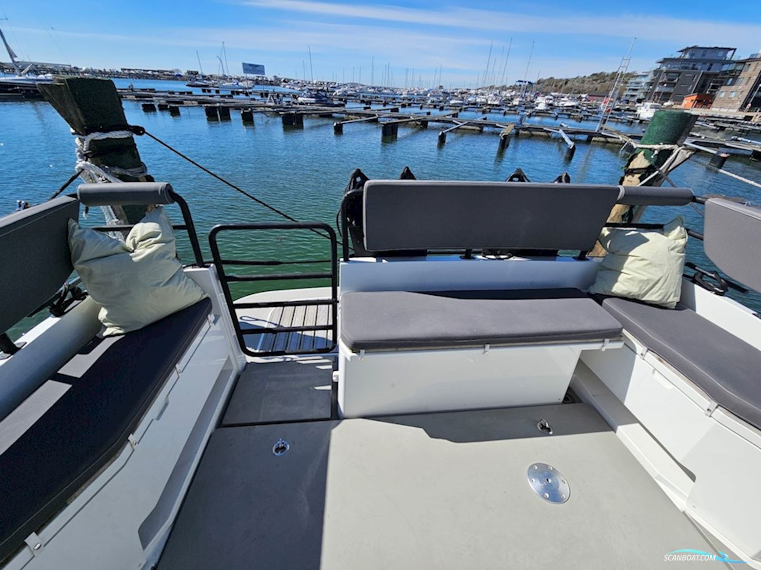 Sargo 33 Explorer
