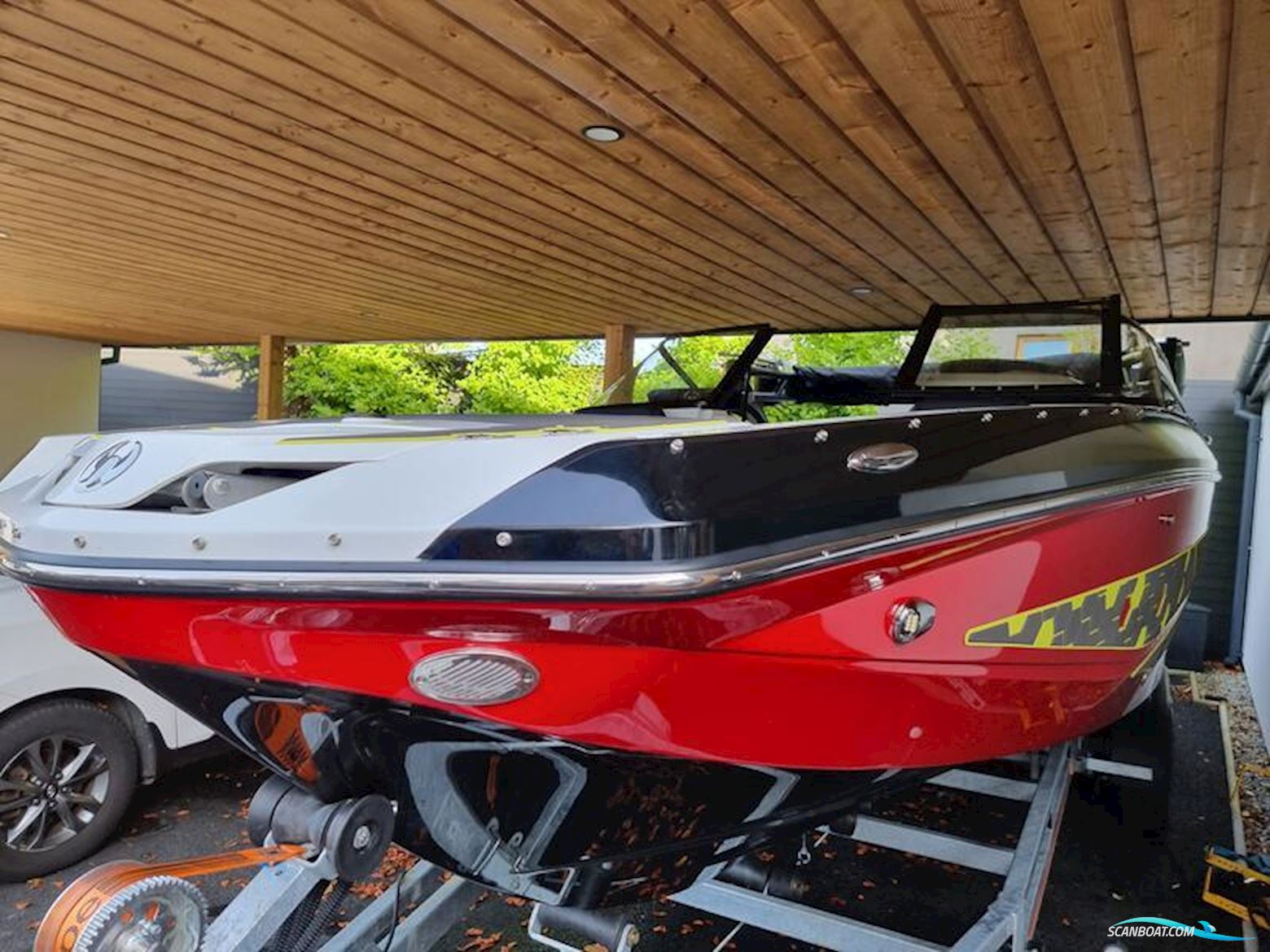 SCARAB 255 ID Wake Edition