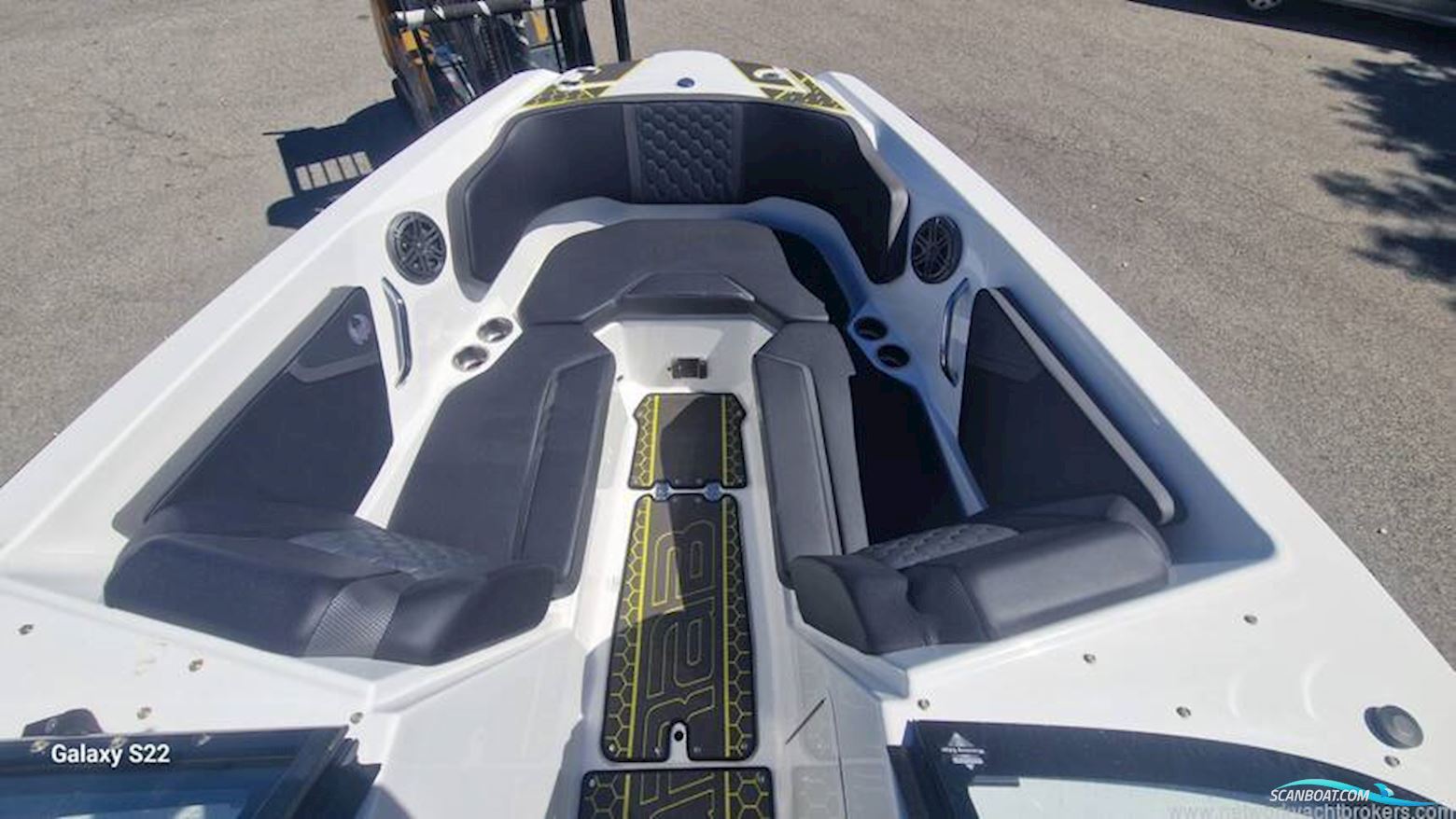 SCARAB 255 Wake Edition