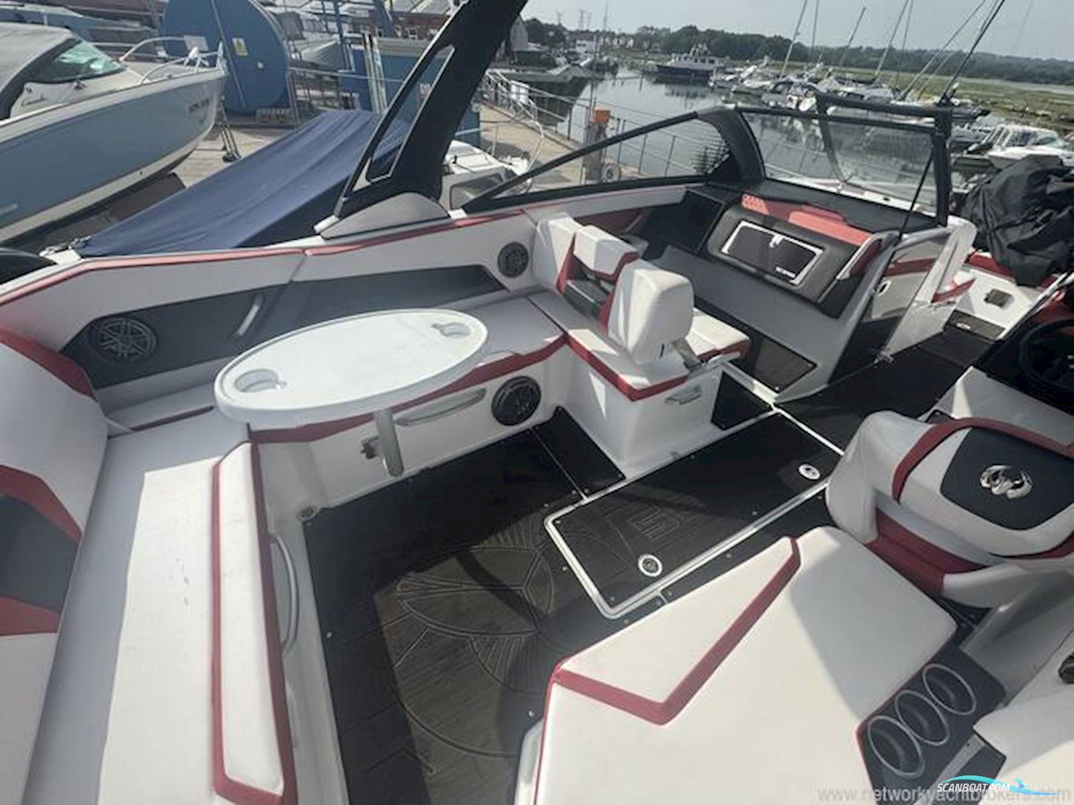 Scarab 285 ID