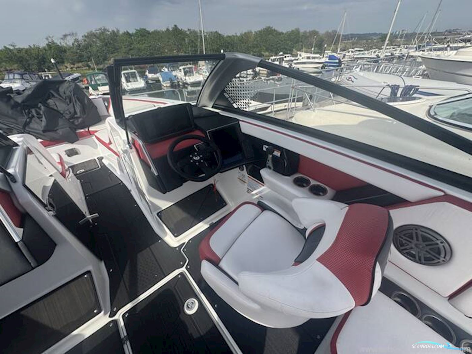 Scarab 285 ID
