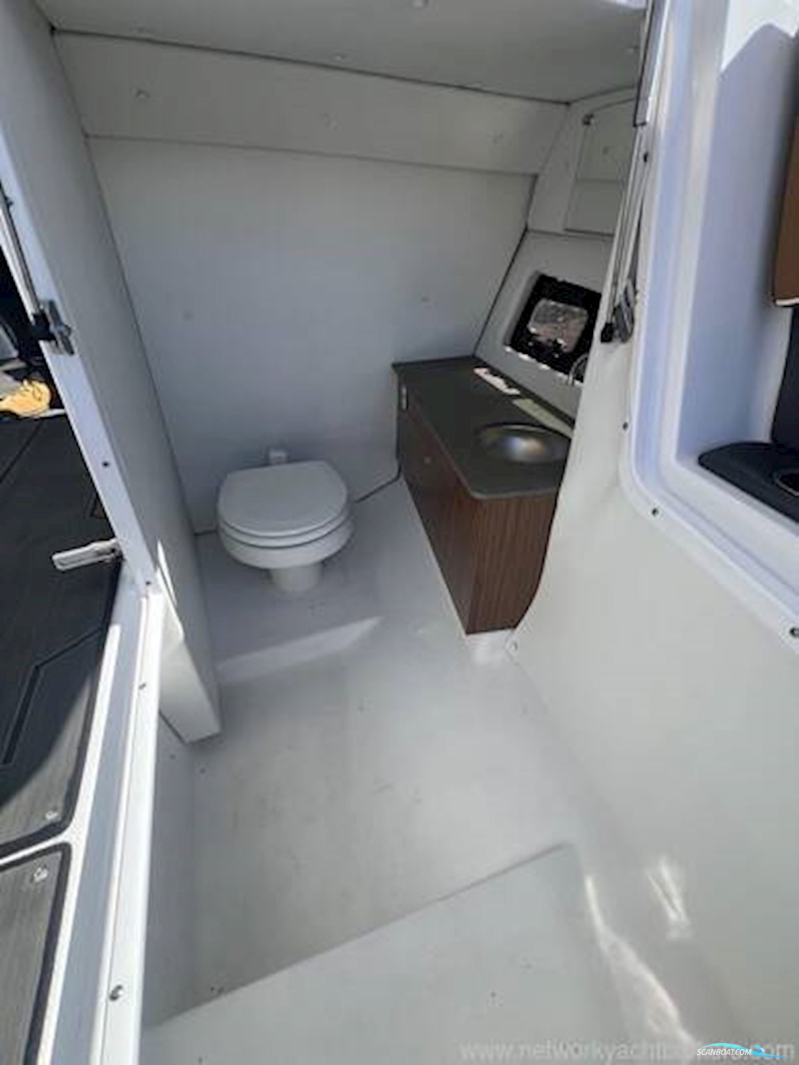 Scarab 285 ID