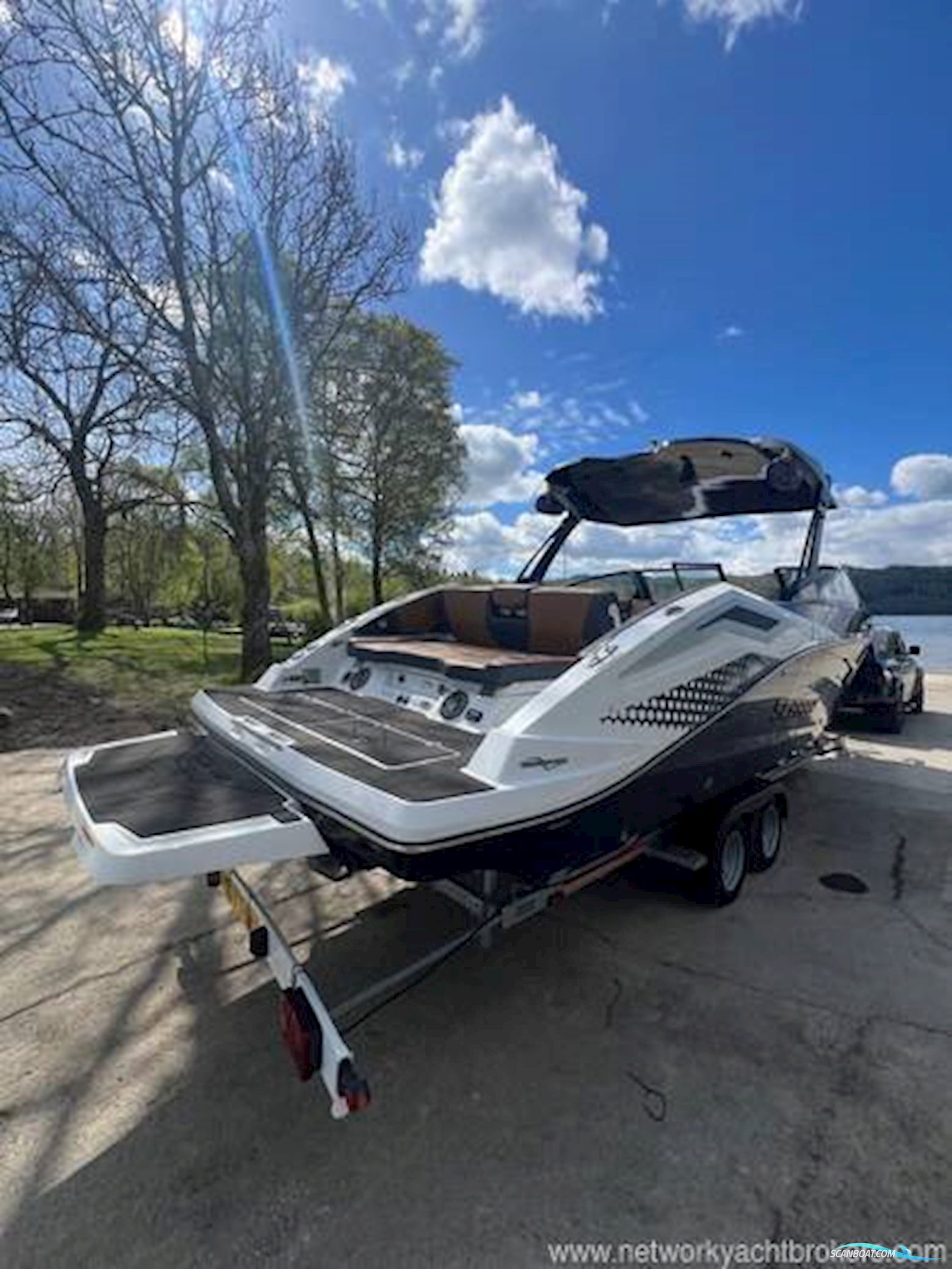 Scarab 285 ID