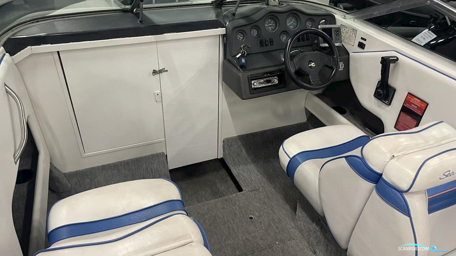 Sea Ray 200 CUDDY CABIN