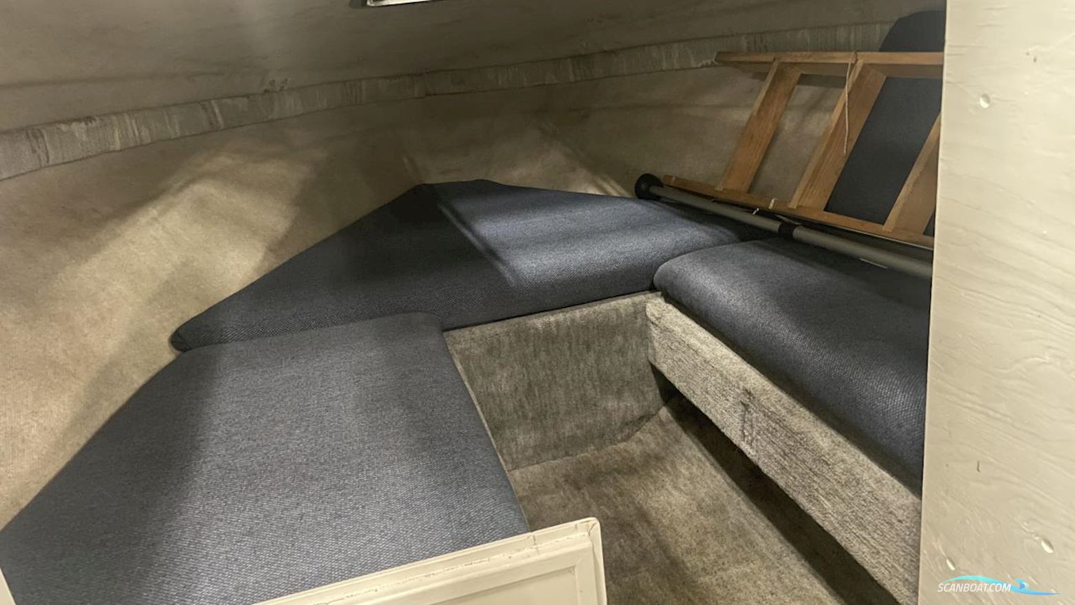 Sea Ray 200 CUDDY CABIN