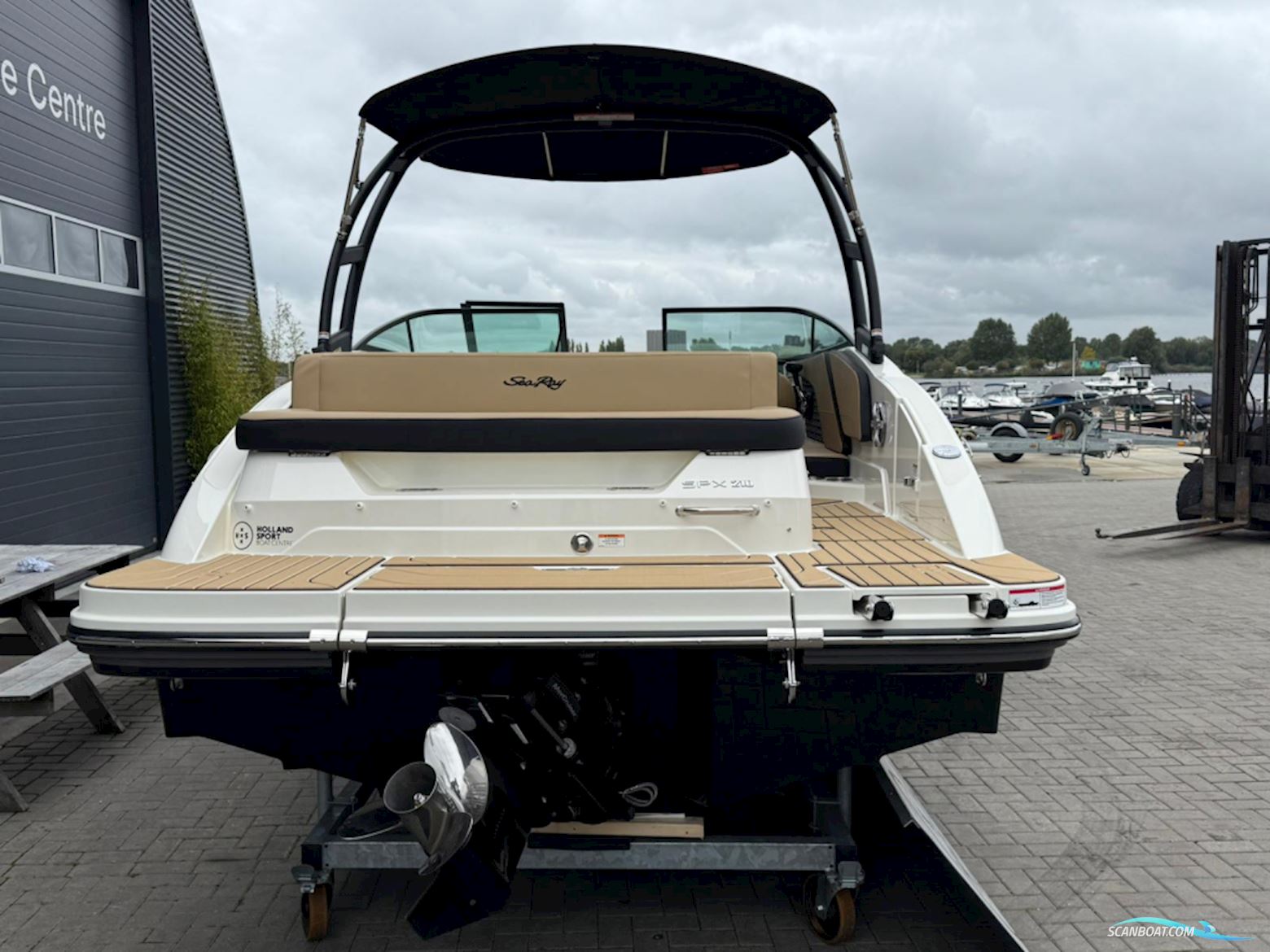 Sea Ray 210 spx