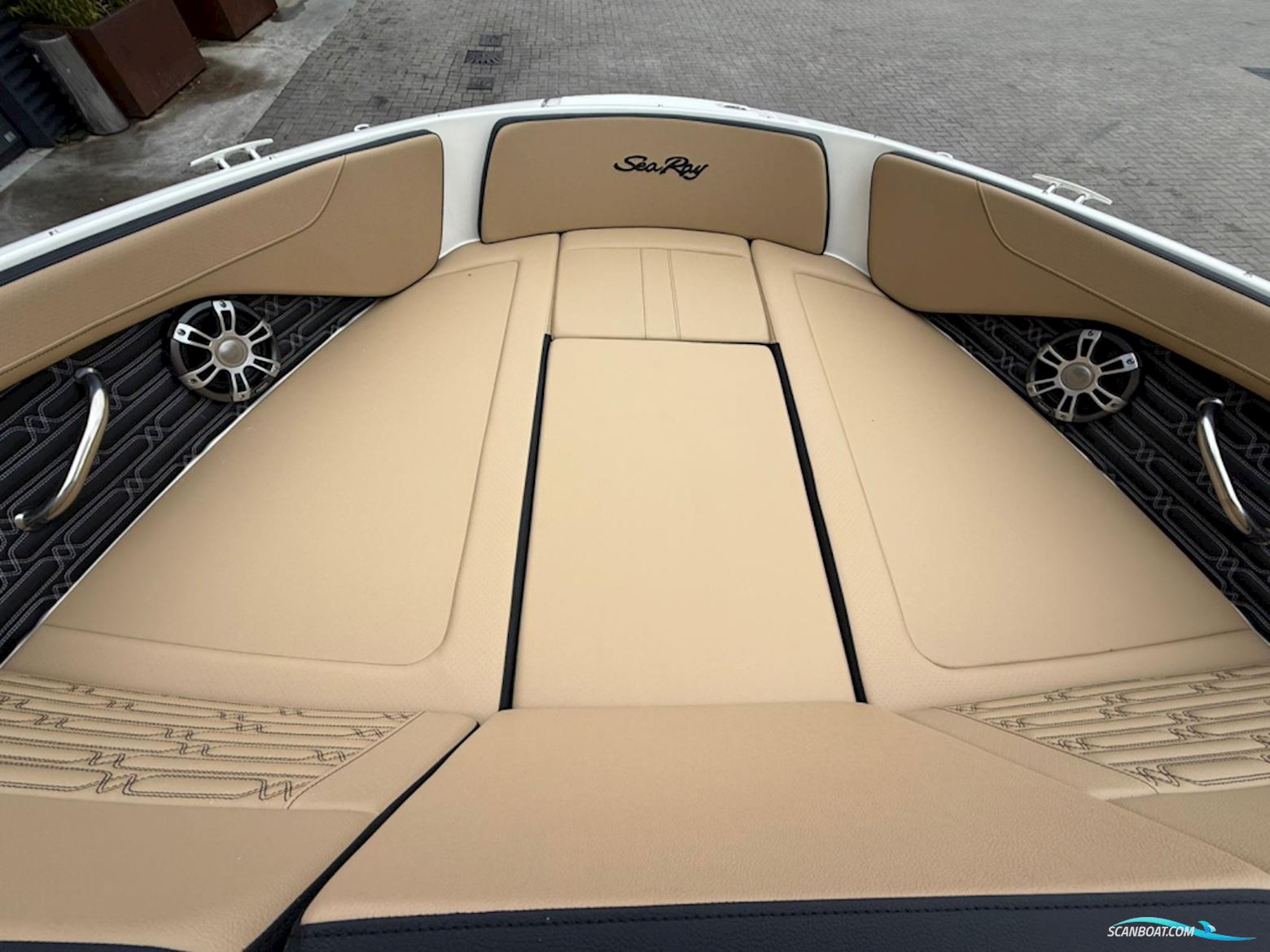 Sea Ray 210 spx