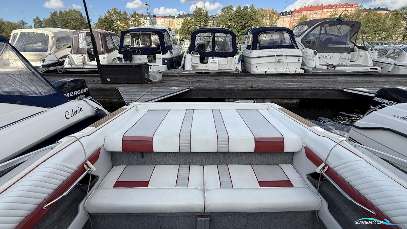 Sea Ray 220 OVERNIGHTER