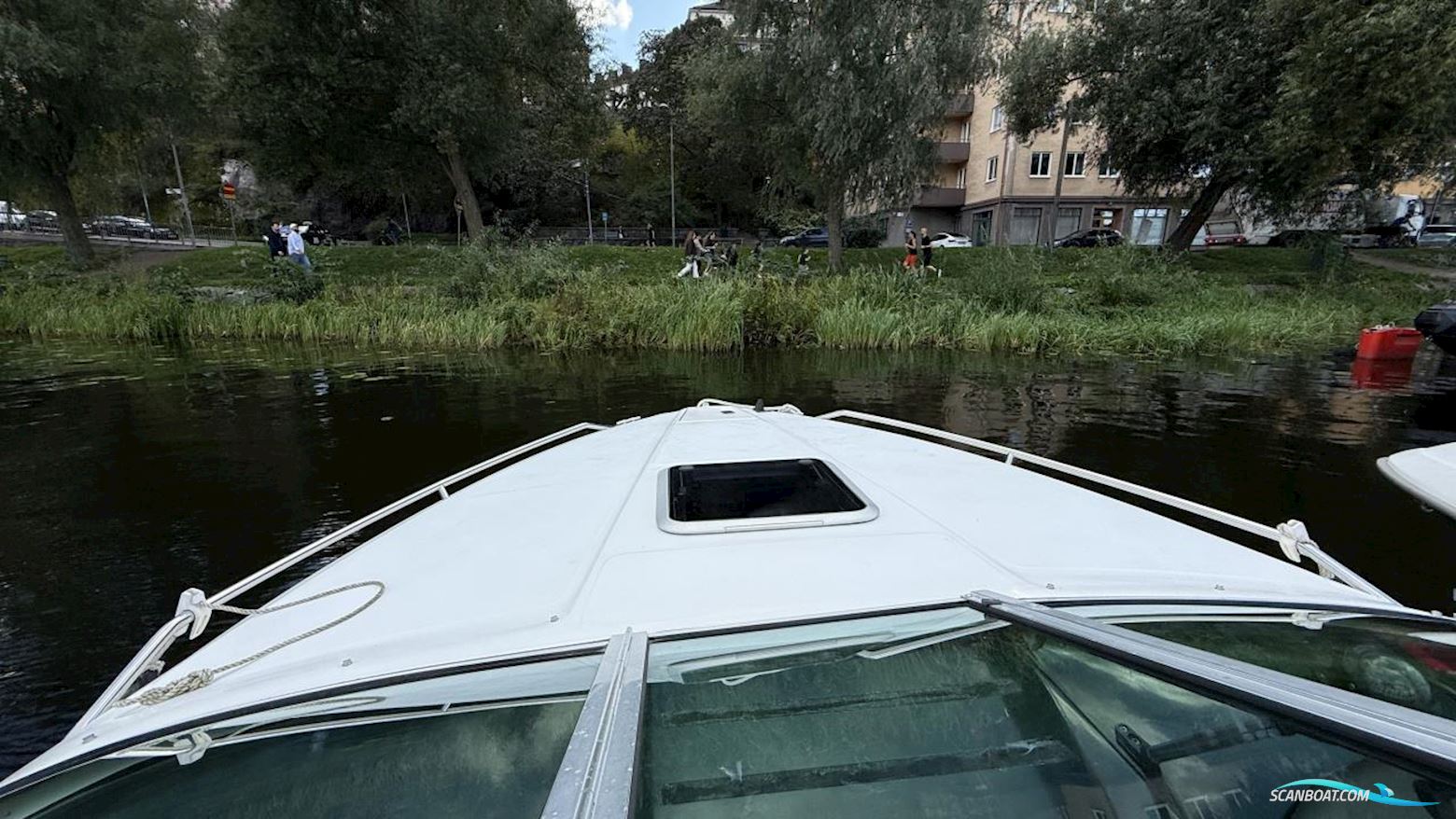 Sea Ray 220 OVERNIGHTER