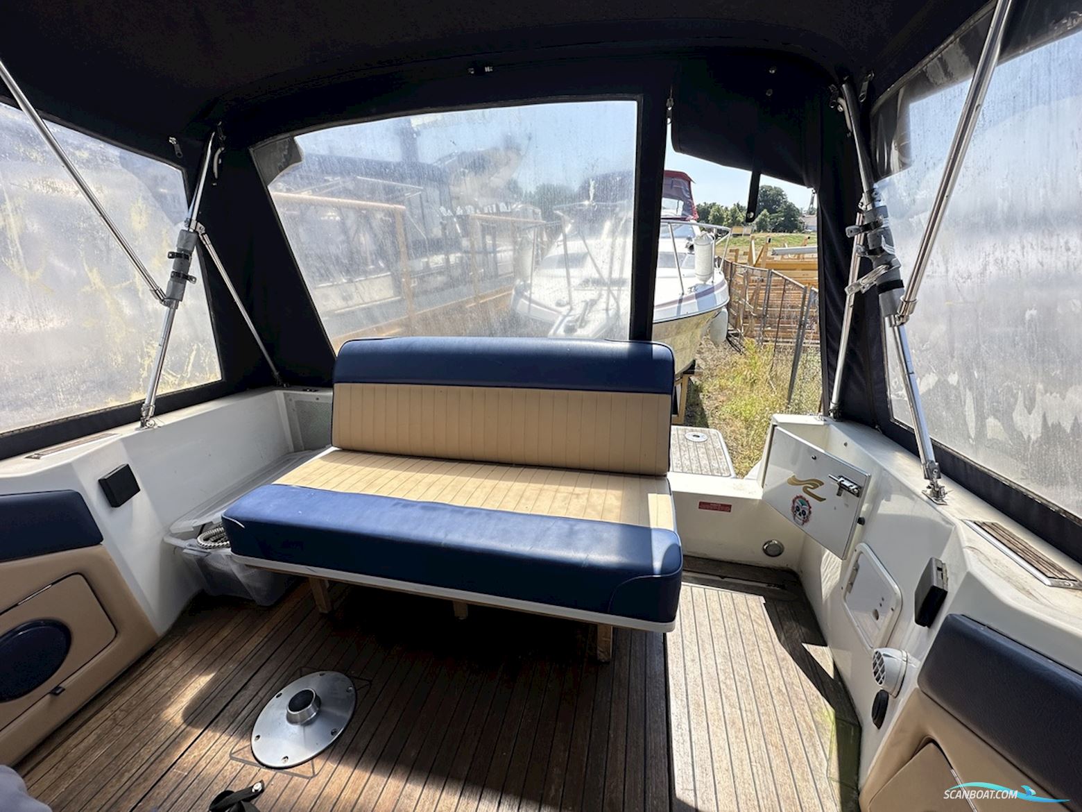 Sea Ray 220DA