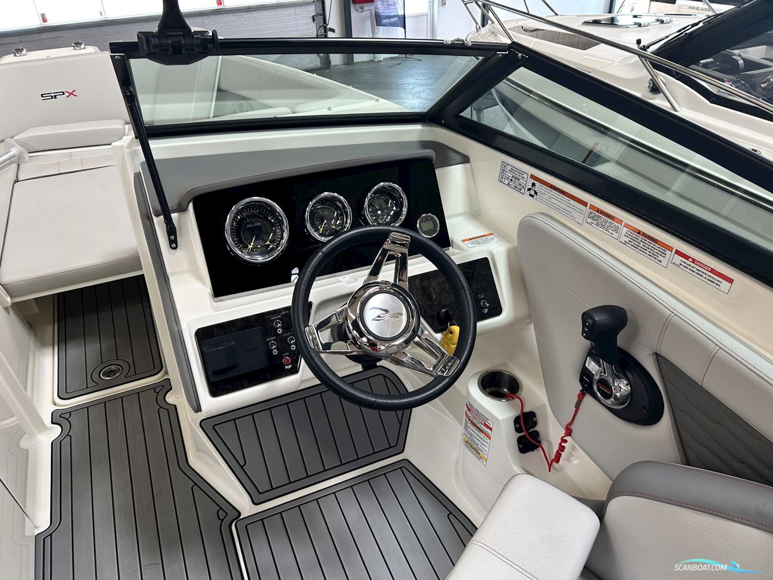 Sea Ray 230 SPX