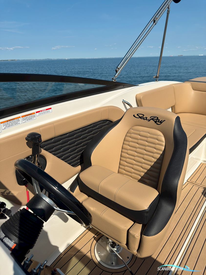 Sea Ray 230 Spx