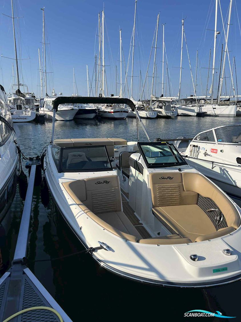 Sea Ray 230 Spx
