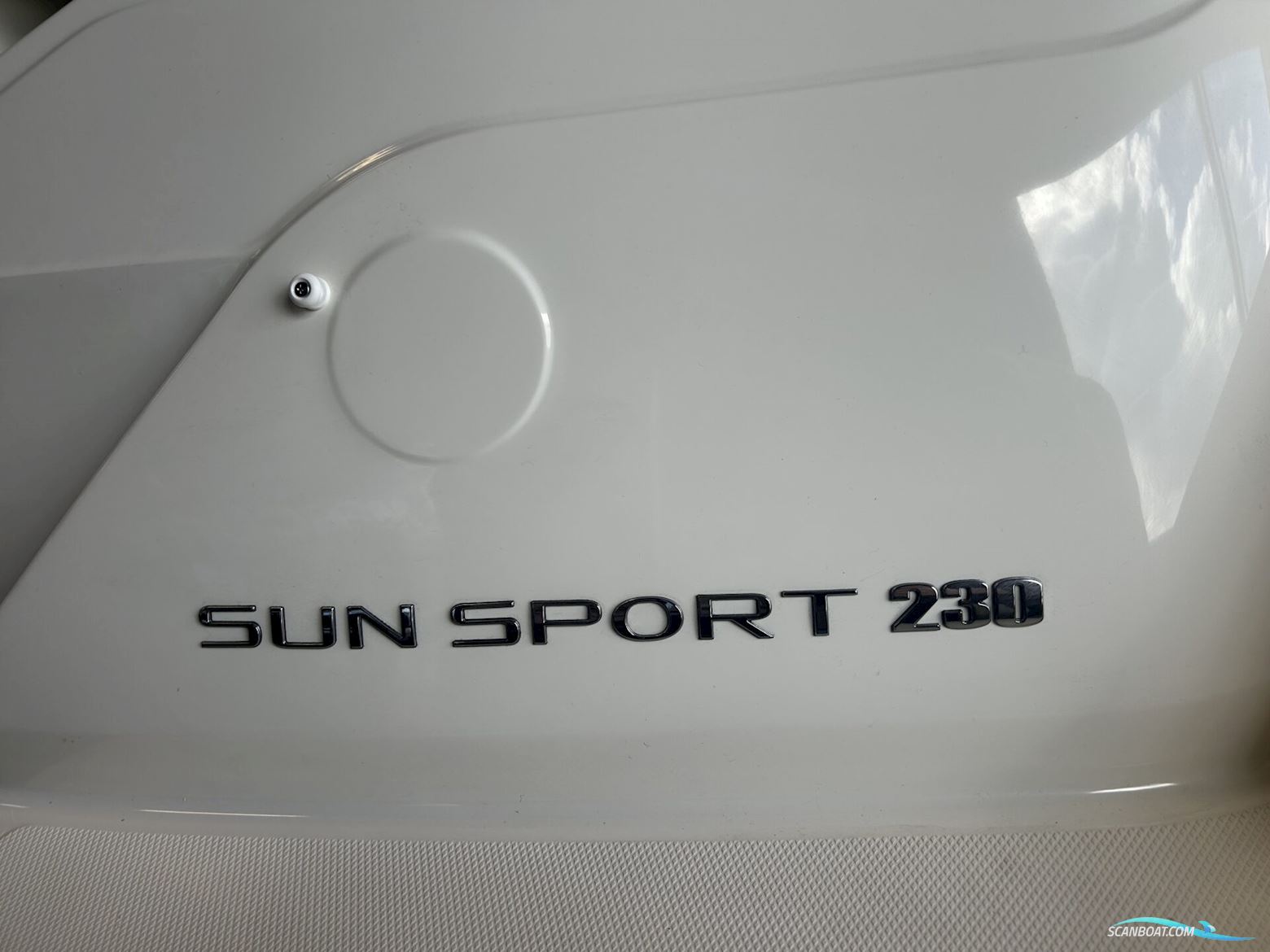 Sea Ray 230 Sun Sport OB – Solgt