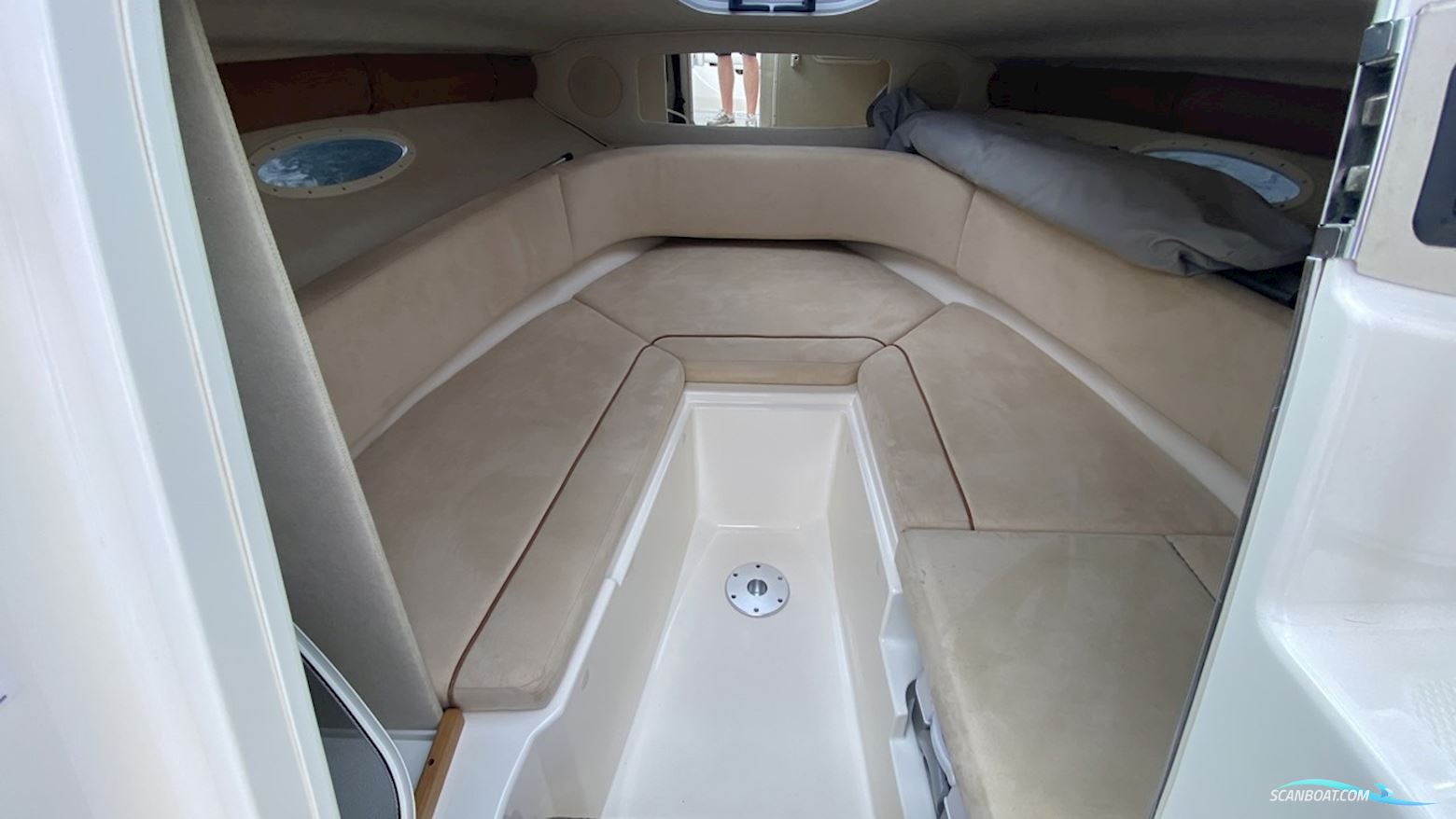 Sea Ray 235 WEEKENDER