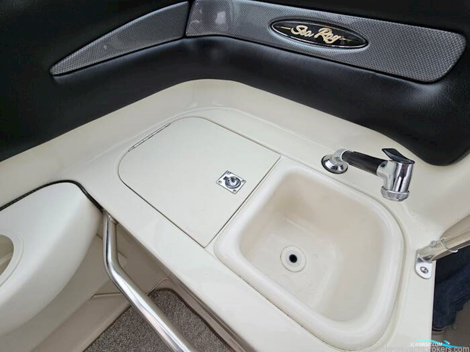 Sea Ray 240 Overnighter