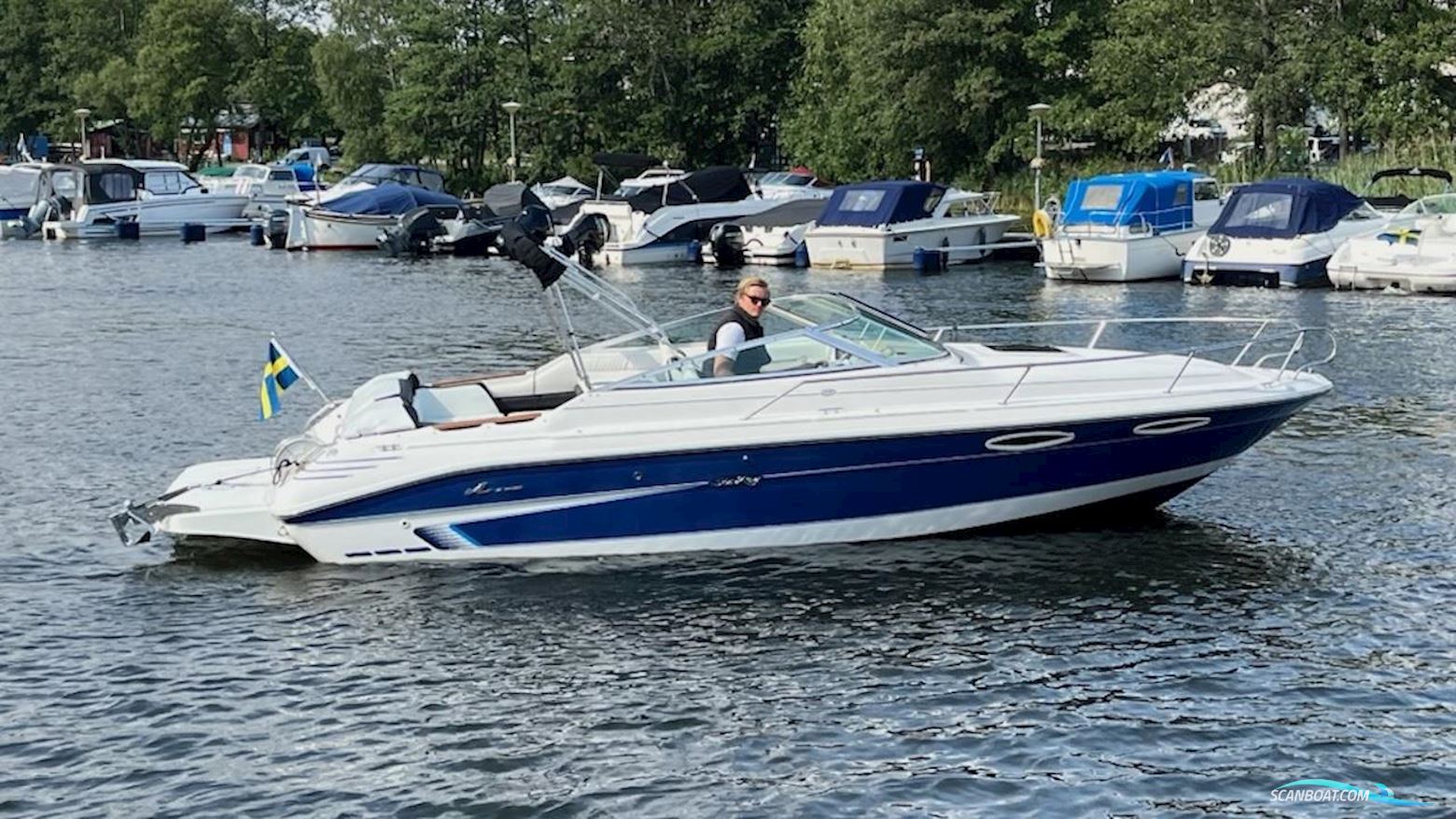 Sea Ray 240 Overnighter Motorbåt 1995, med Mercruiser motor, Sverige