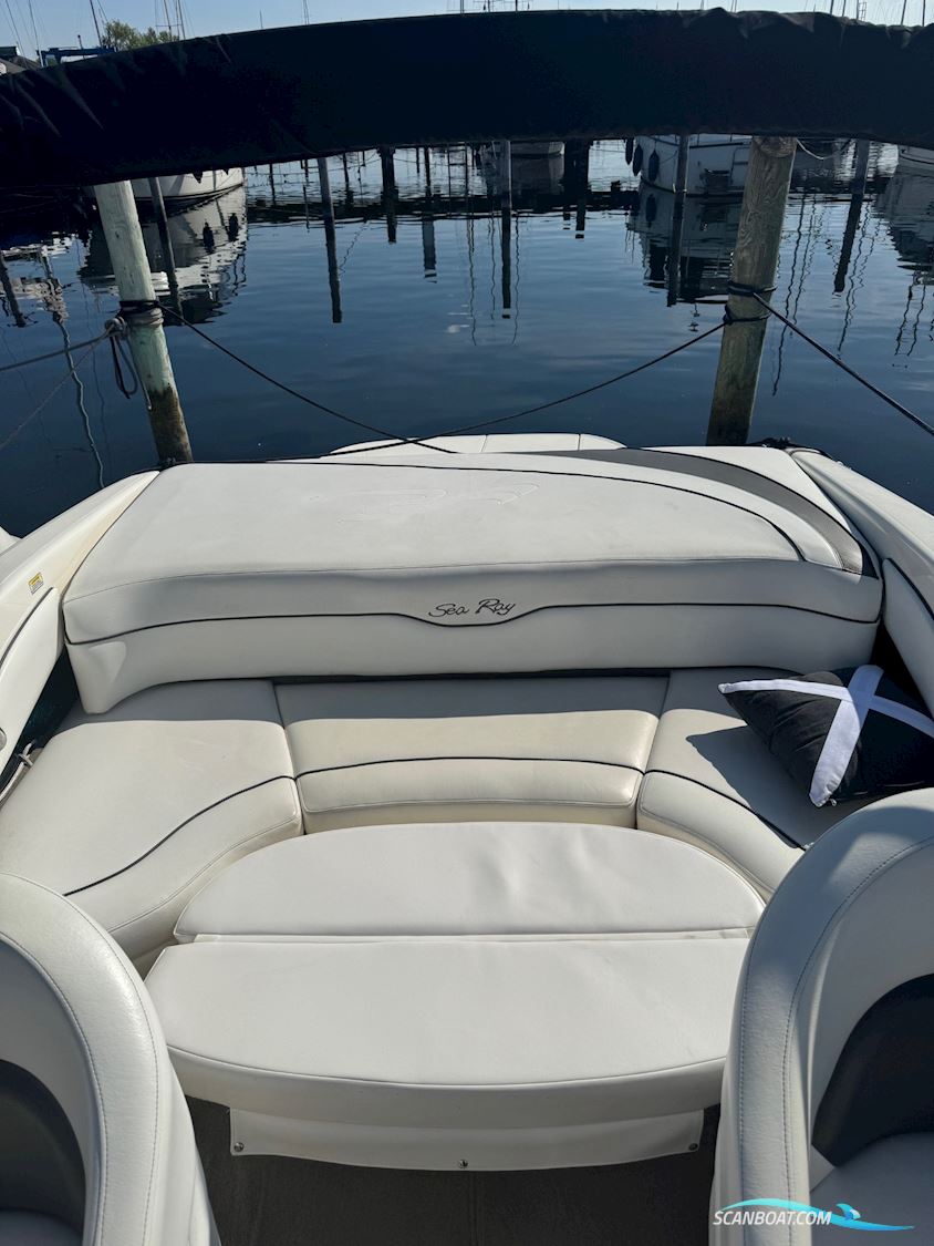Sea Ray 240 Sun Sport