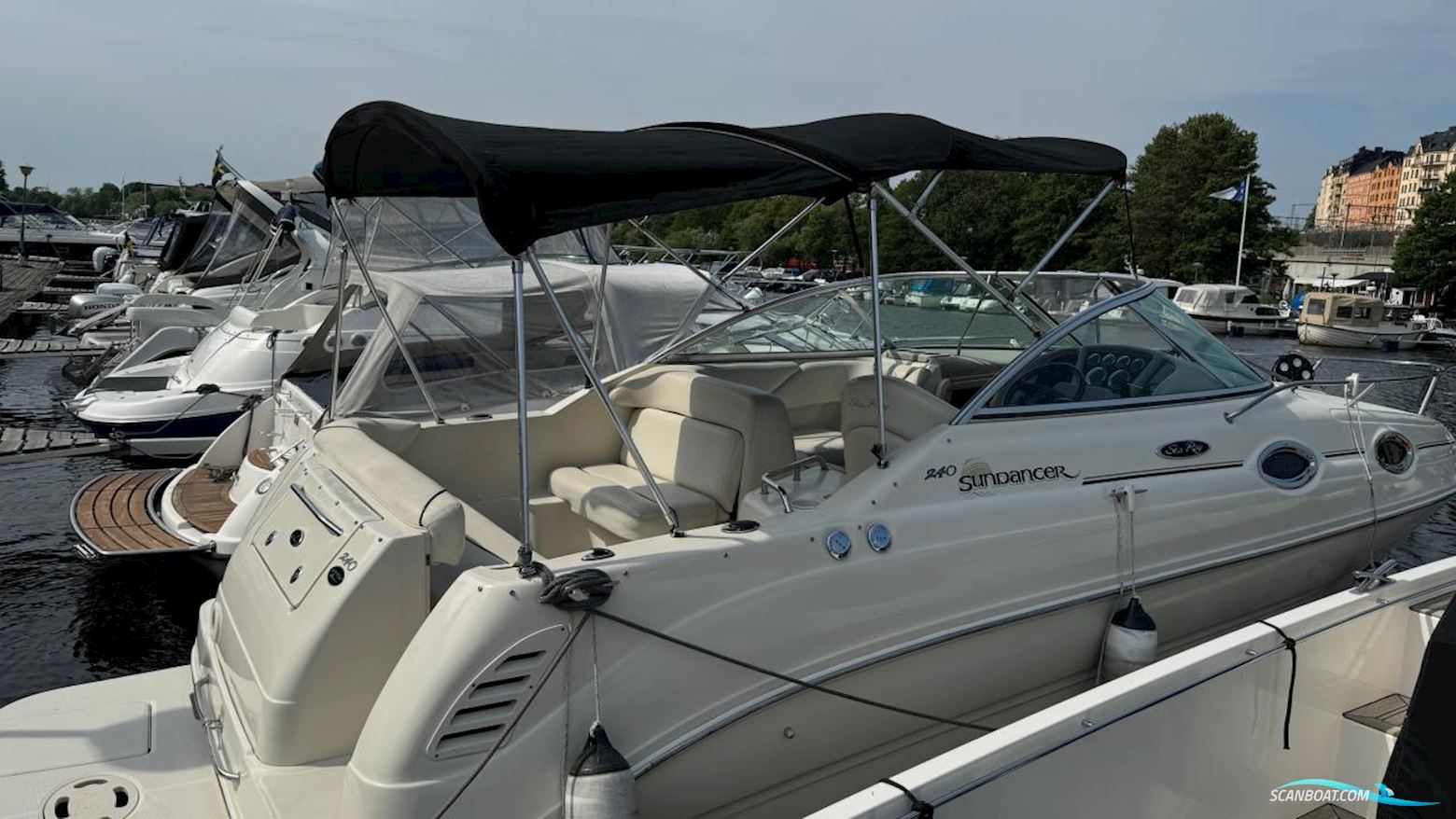 Sea Ray 240 SUNDANCER