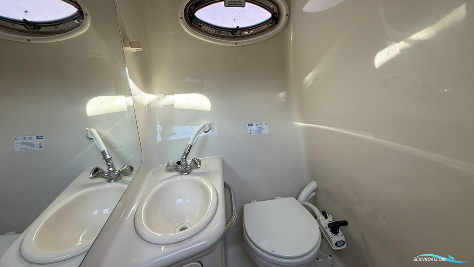 Sea Ray 240 SUNDANCER