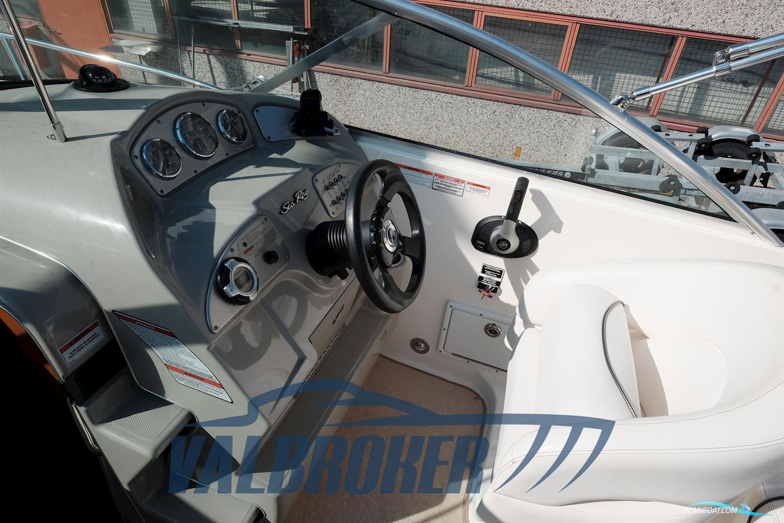 Sea Ray 255 DA Sundancer