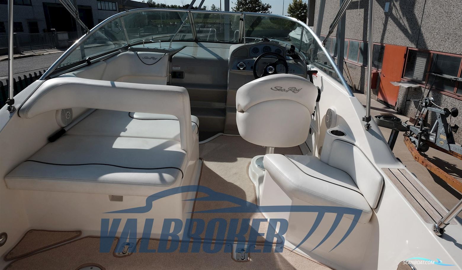 Sea Ray 255 DA Sundancer