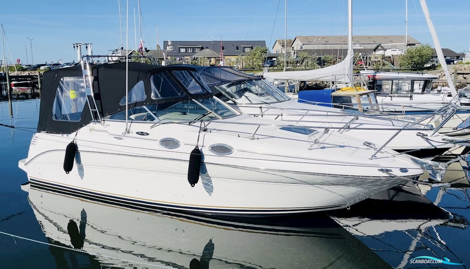 Sea Ray 260 Sundancer Motorbåt 2002, med Mercury Mercruiser 250 4,5L (ca. 88 Timer) motor, Danmark